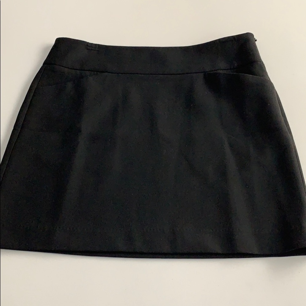 LOFT black mini skirt. Size 6.